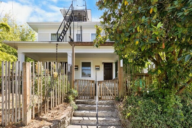 Building Photo - 8924 N Smith St Rental