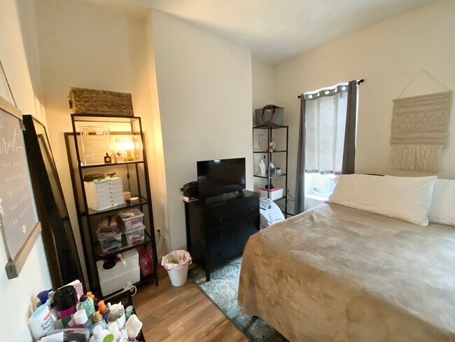 Photo - 96 Hammond St Unit 3