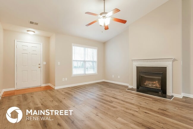 Photo - 3915 Bluestem Dr