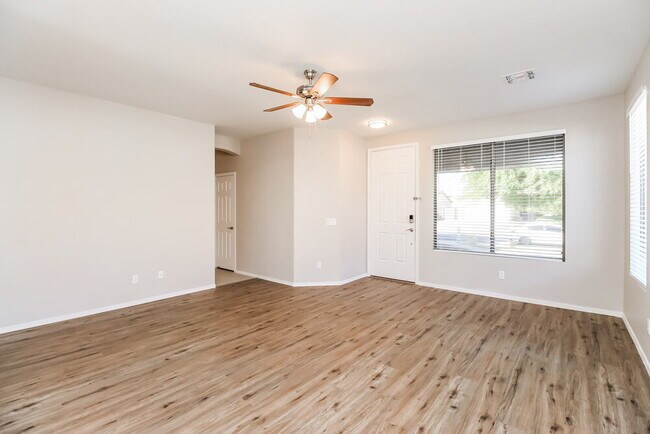 Photo - 1931 S Noble