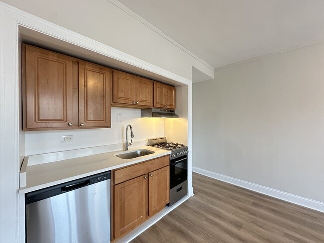 Photo - 3335 W Diversey Ave Unit 731