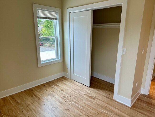 Photo - 901-903 E Center St Unidad 903-A E Center St  (Upper rear)