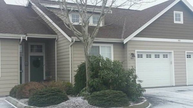 Building Photo - 923 Aaron Dr Unit 1