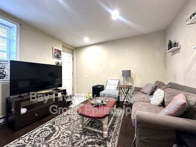 Photo - 1037 Crease St Unit C