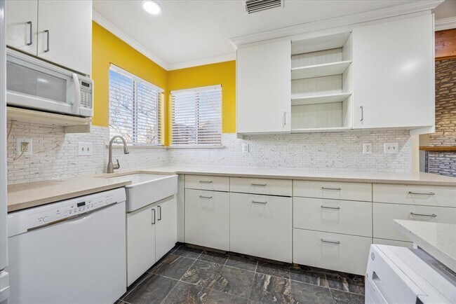 Photo - 2808 Thrushwood Dr