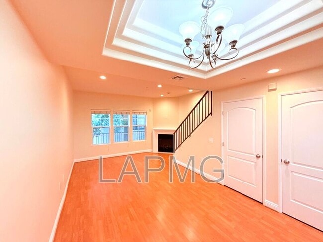 Building Photo - 12217 Moorpark St