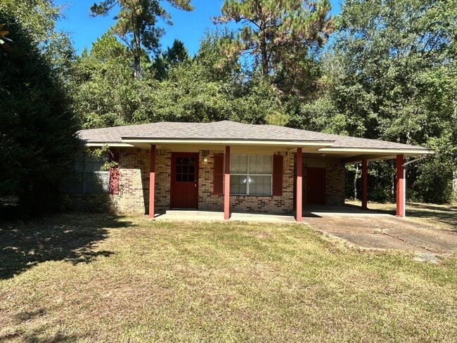 Building Photo - 2 bed 1.5 bath