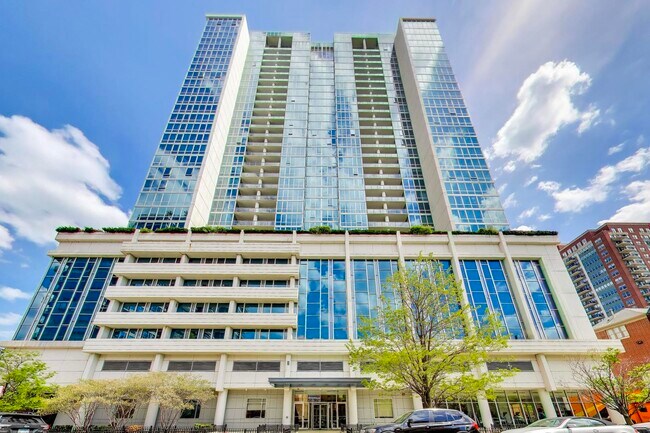 Building Photo - 1629 S Prairie Ave Unit 1806