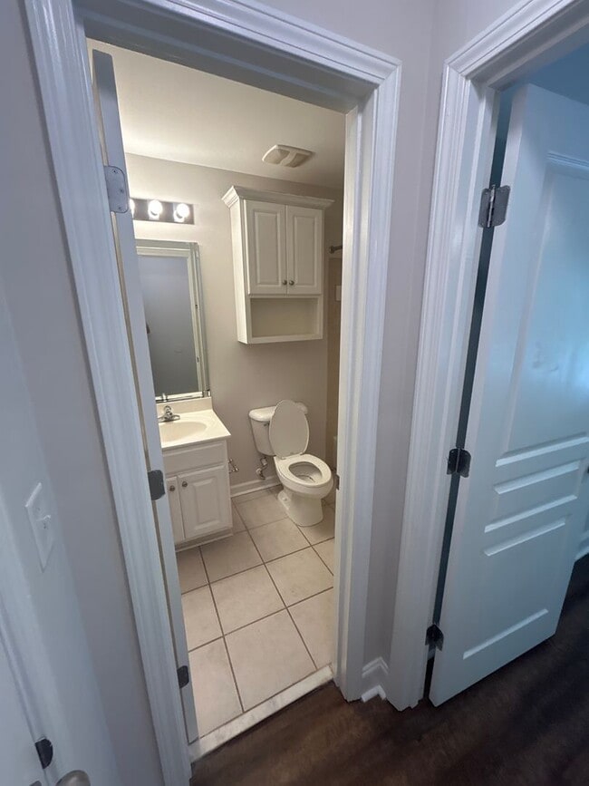 Photo - 01-204 Fishman Unit 01-204 - A