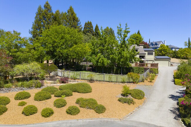 Photo - 230 Zinfandel Rd