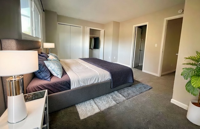 Photo - 219 N Race St Unit C