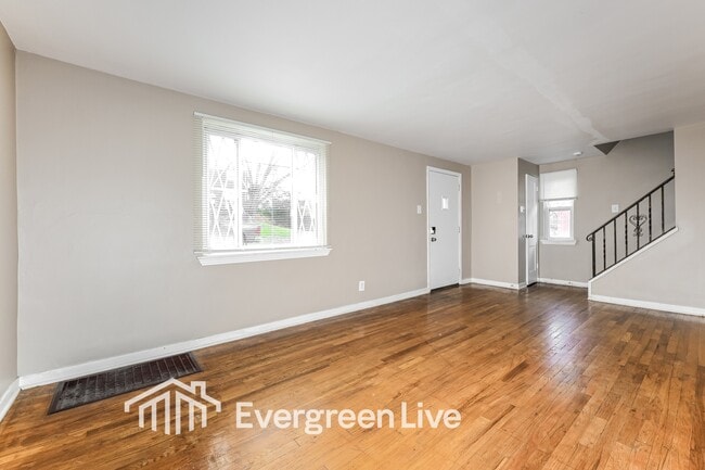 Photo - 919 Elizabeth St