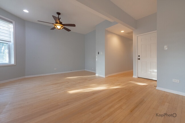 Photo - 3328 S Emerald Ave Unit 3