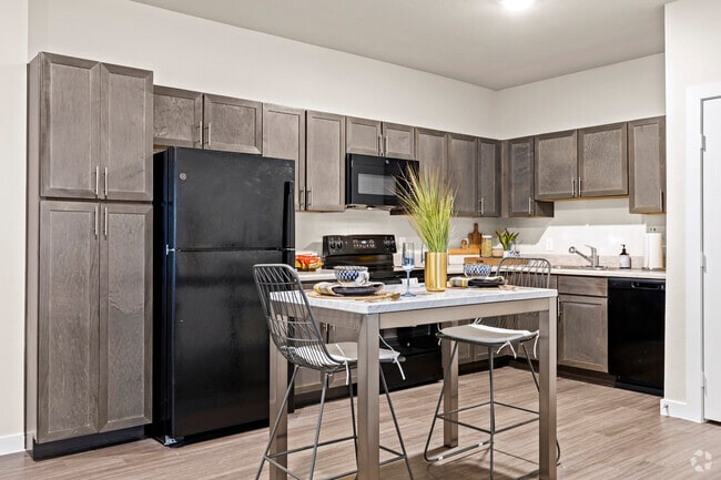 2BR, 1BA - 931SF (B3) - Kitchen
