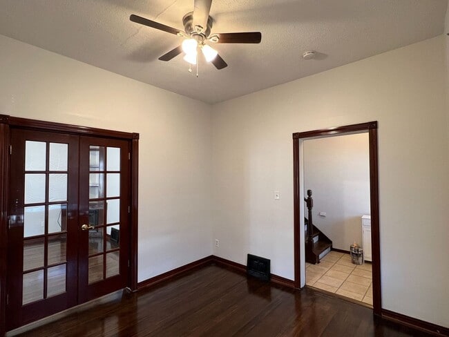 Photo - Beautiful original woodwork!  3 bed South Omaha home!