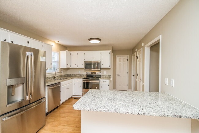 Photo - 2814 Meadowhill Dr