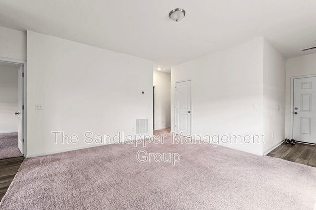 Photo - 435 Pender Woods Dr