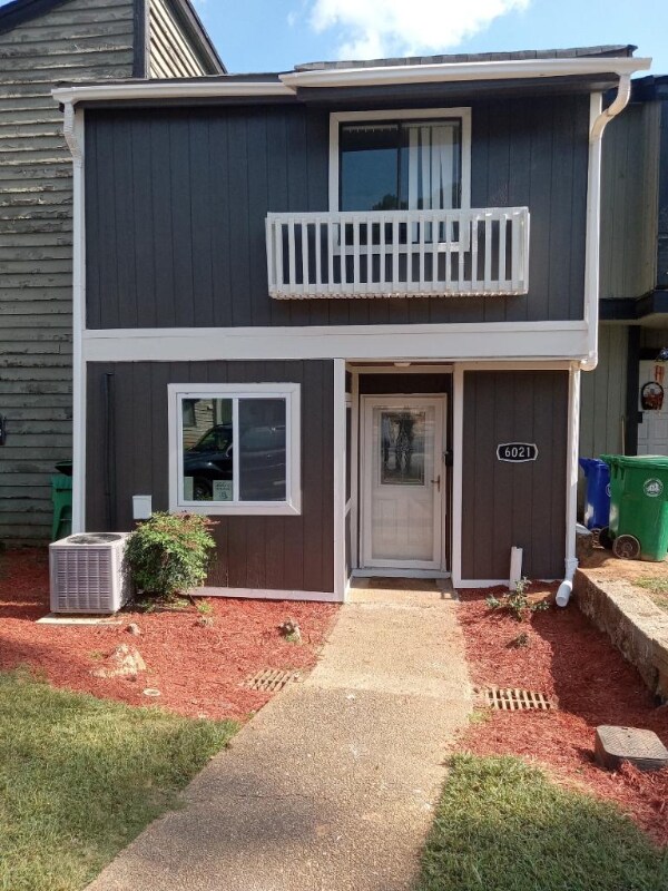Building Photo - 6021 Regent Manor