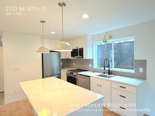 Photo - 2727 NE 87th St