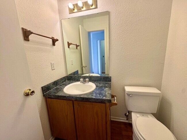 Photo - 1112 Leslie Cir