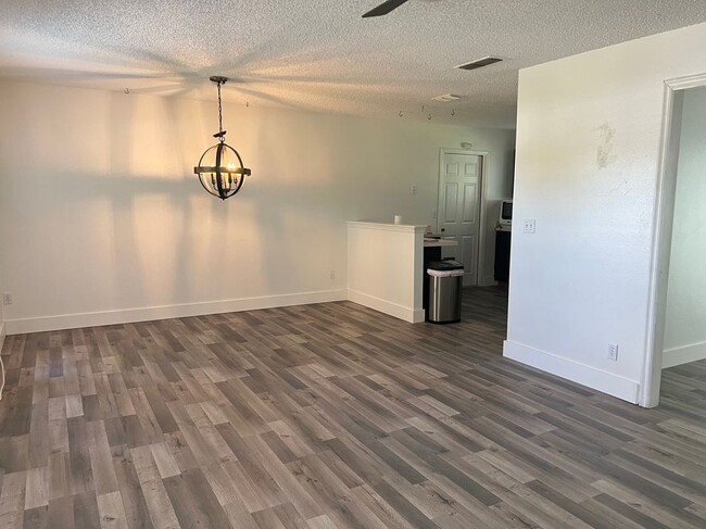 Photo - 215 Hedgewood Ave