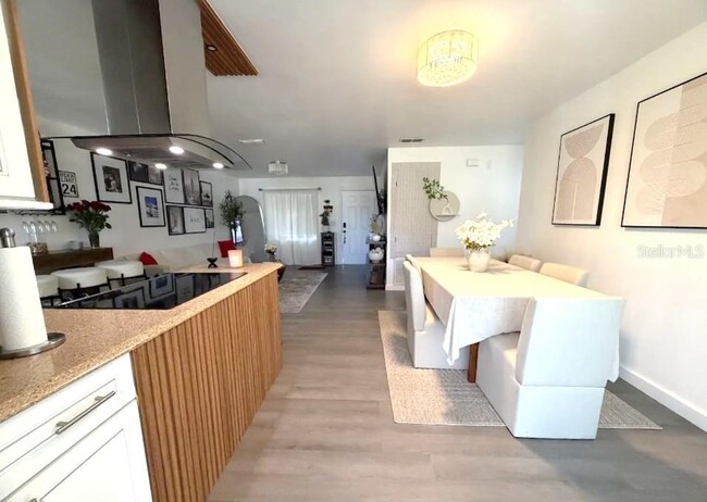 Photo - 137 N Nowell St