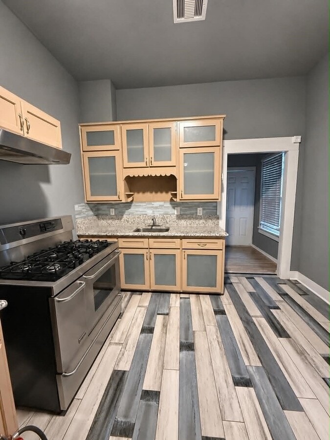 Photo - 2623 Avenue Q