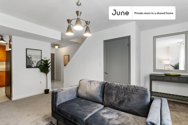 Room in Shared 5 bed/3 bath home in Logan Circle