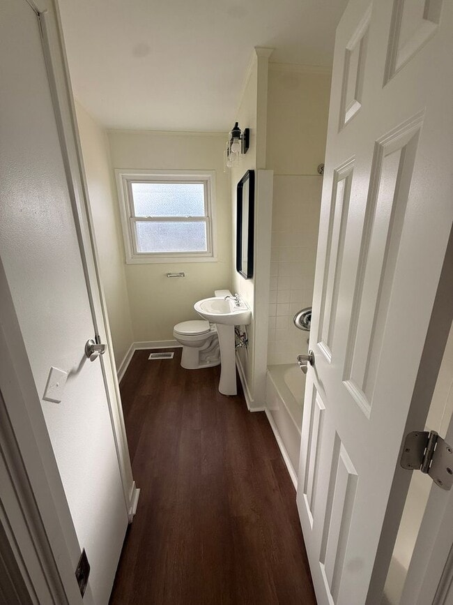 Photo - 2004 Wilmington Ave