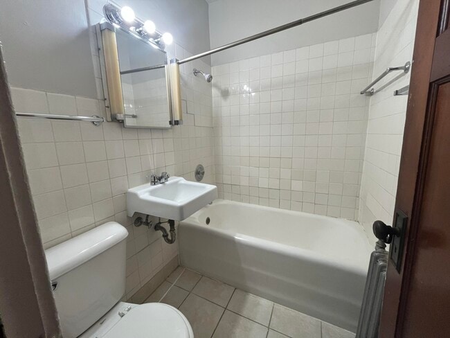 Photo - 5219 S Lake Dr