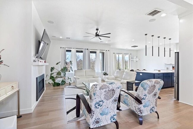 Photo - 1603 NW Santorini Ln