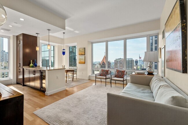 Building Photo - 400 Stuart St Unit 15J