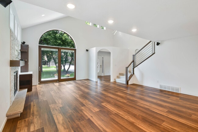 Photo - 154 W Beaton Dr