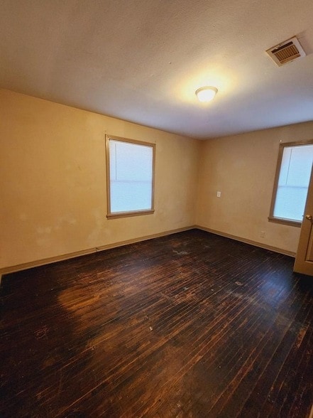 Photo - 605 Olive St