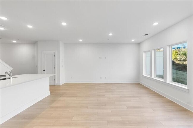 Photo - 183 Redbud Rd