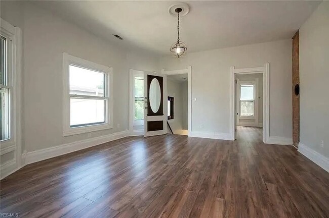 Photo - 3204 Archwood Ave Unidad Up