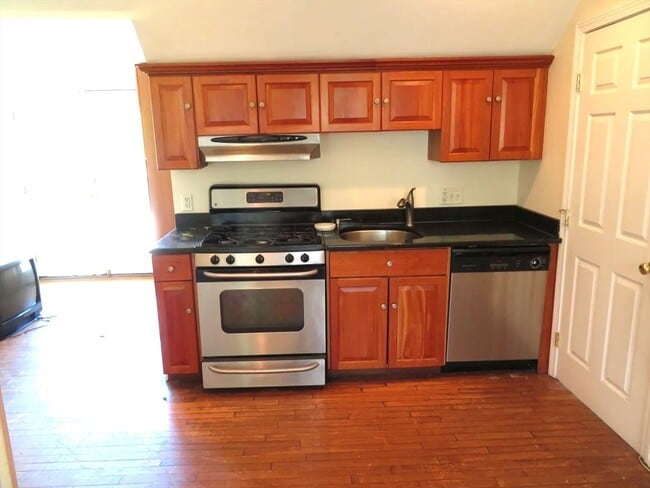 Photo - 1072 River St Unidad 5