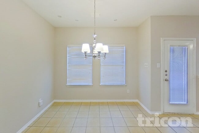 Photo - 320 Rowdy Dr