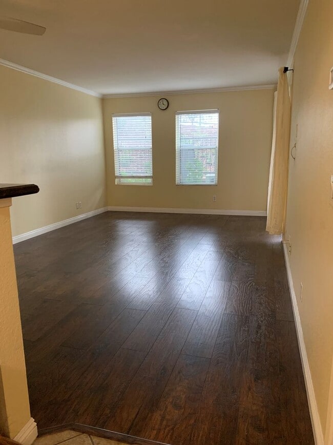 Building Photo - UPCOMING 4/1/26 BEAUTIFUL 1BD/1BTH CONDO