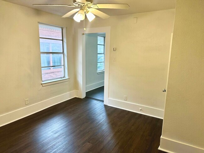 Photo - 6833 Avenue C Unidad 3