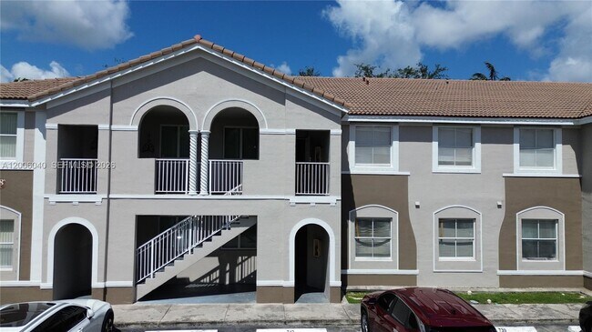 Photo - 2728 SE 17th Ave Unit 202