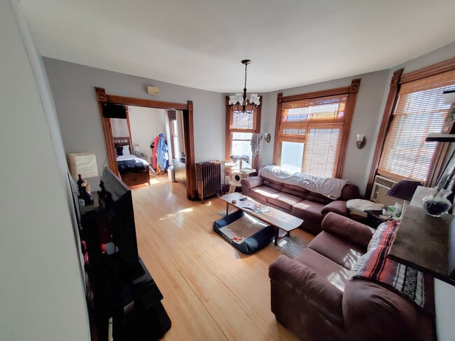 Living room looking to bedroom 1 - 373 Daly St Unit 1