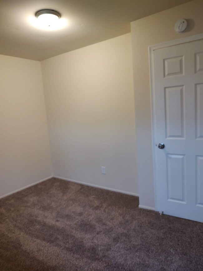 Eastknoll Apartments
