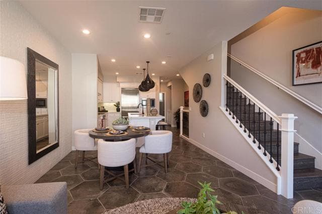 1109 Hibiscus Way