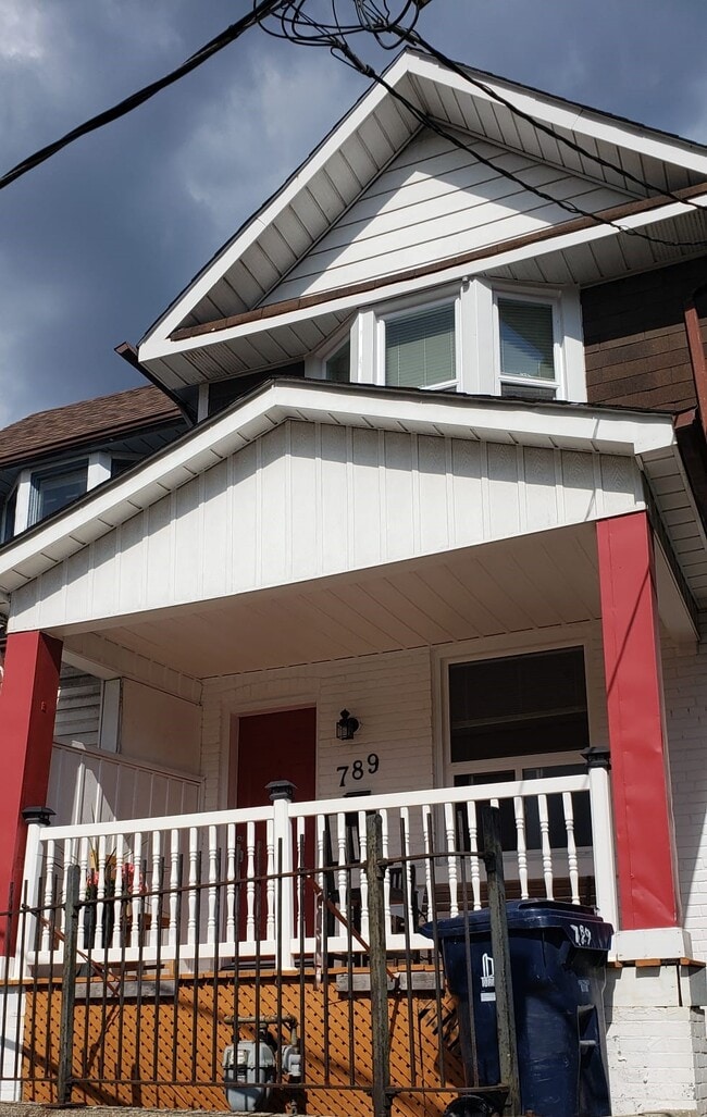 Building Photo - Upper-level level 2 bedroom apartment