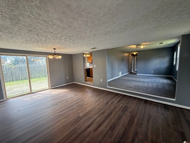 Photo - 638 Clifford Ave