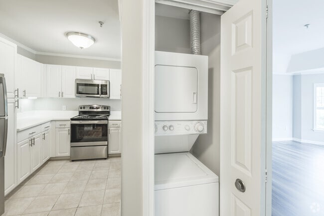 2 BR, 1 BA