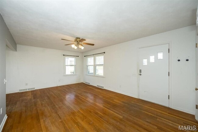 Photo - 405 N Moore St