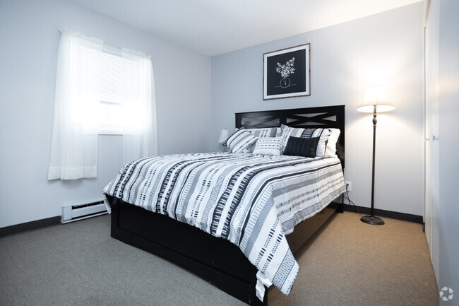 2BR , 1BA - 900 SF - Ontario Village Apartments - Deluxe 2 Bed...