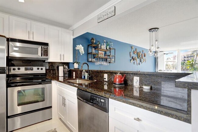 Photo - 201 N Ocean Blvd Unidad 307